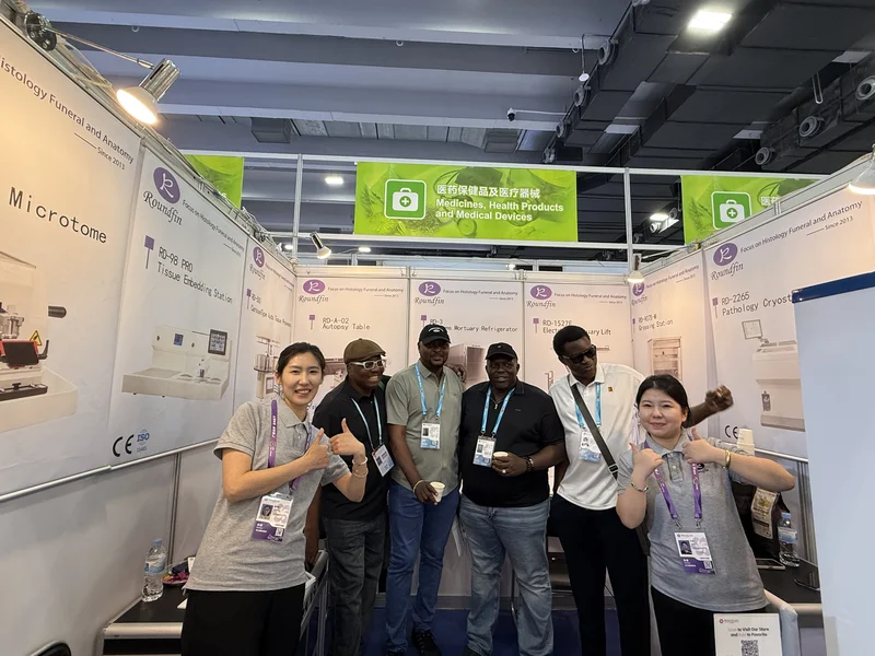 Roundfin booth at the 2026 Spring Canton Fair featuring medical refrigerators