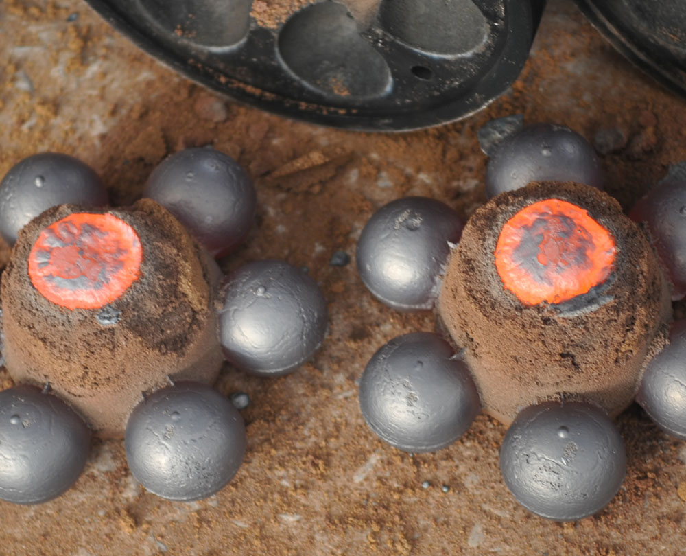 Casting steel grinding ball