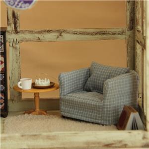 dollhouse miniature sofa