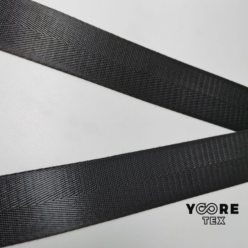 Flat seam bag straps