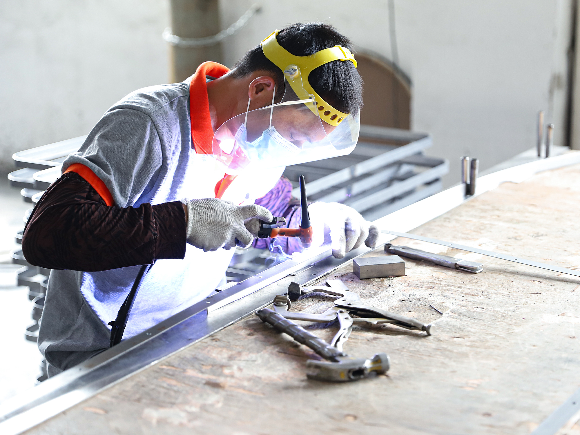 Professional Custom Mirror Manufacturer